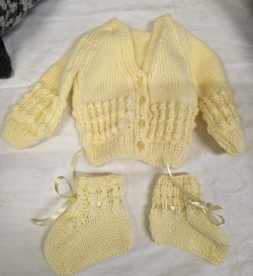 Baby clothes by Gwenda